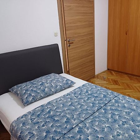 Apartment Neva Split With Free Private Parking Space מראה חיצוני תמונה