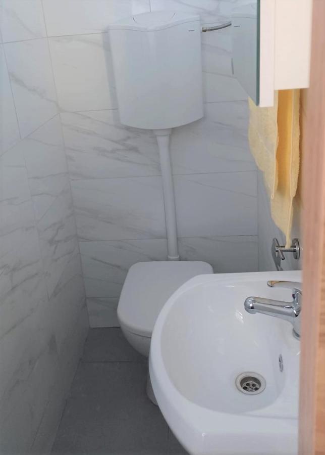 Apartment Neva Split With Free Private Parking Space מראה חיצוני תמונה
