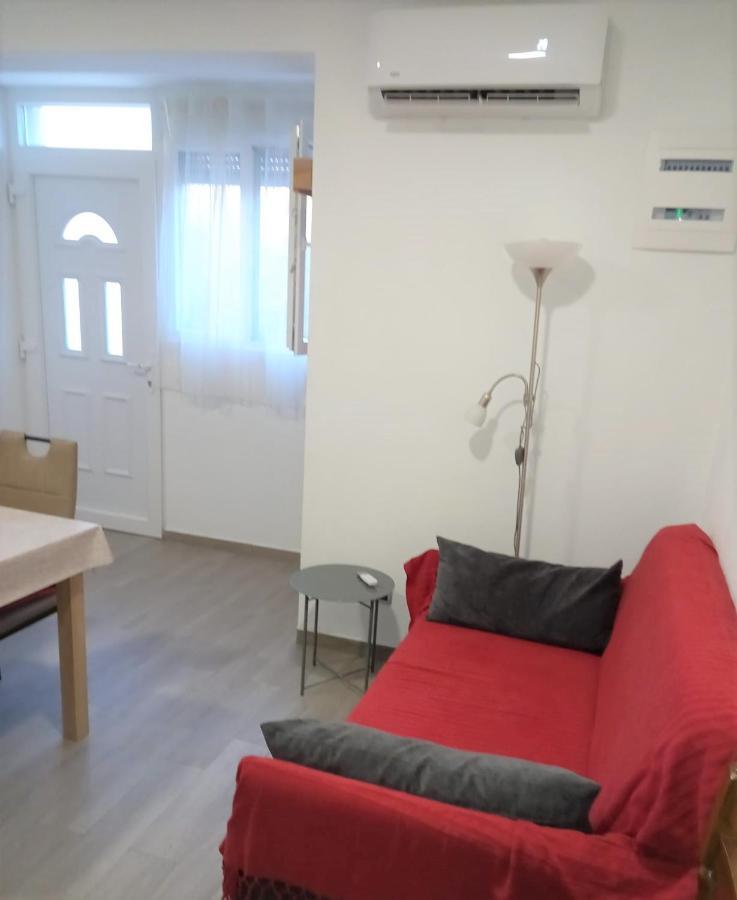 Apartment Neva Split With Free Private Parking Space מראה חיצוני תמונה