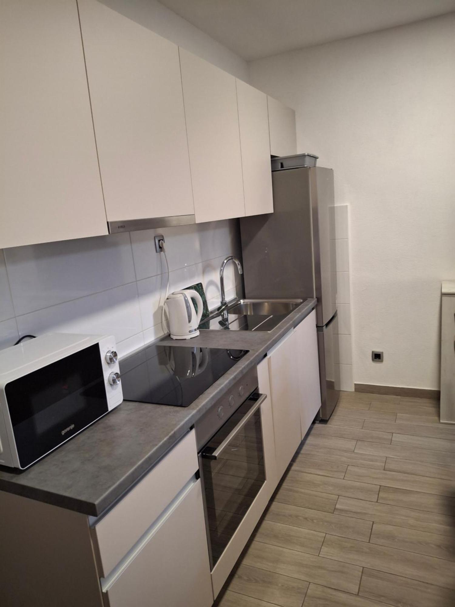 Apartment Neva Split With Free Private Parking Space מראה חיצוני תמונה